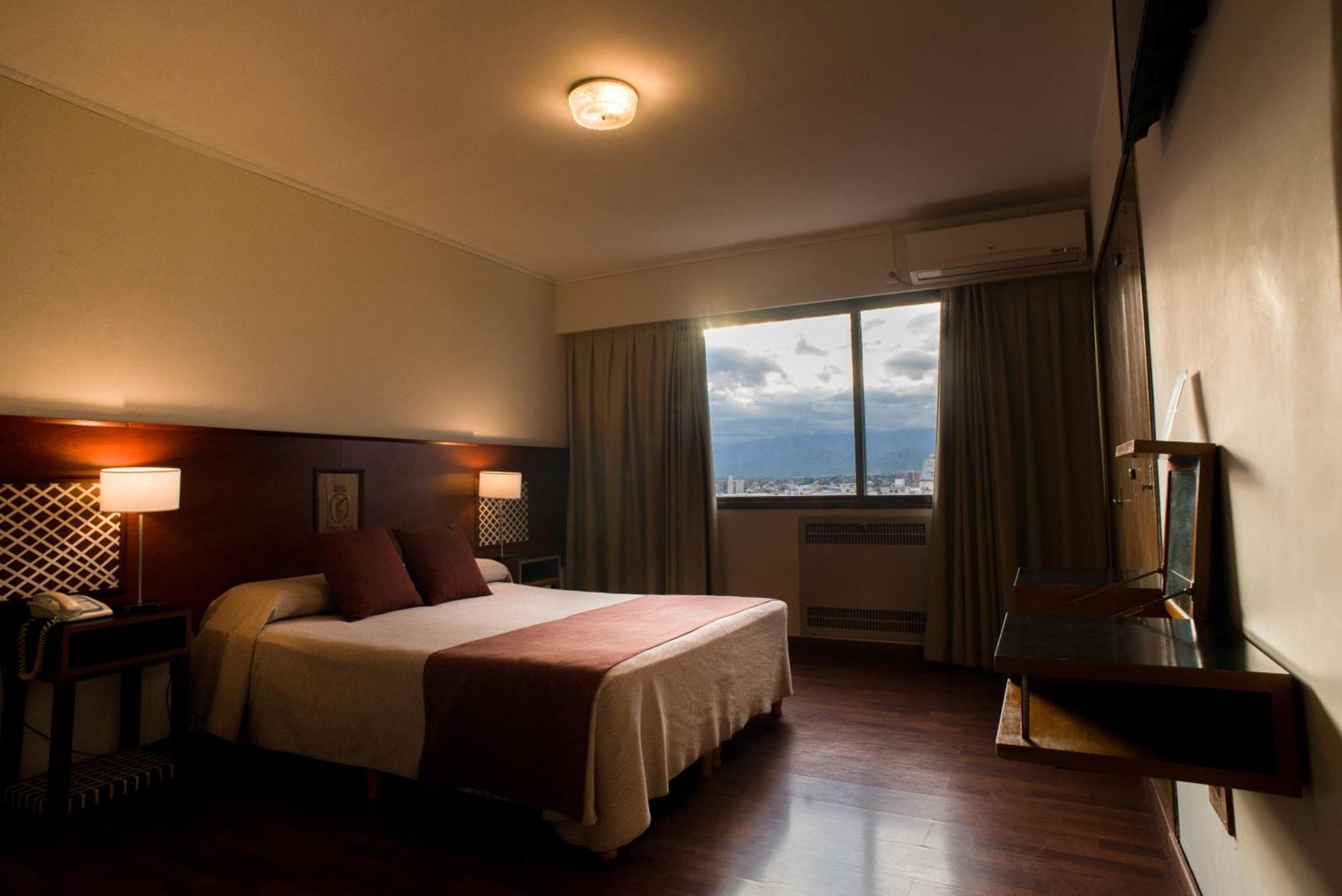 Hotel Victoria Plaza Salta Luaran gambar
