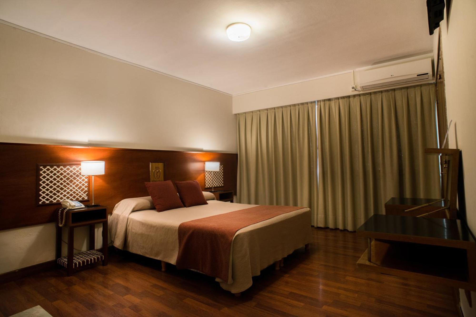 Hotel Victoria Plaza Salta Luaran gambar